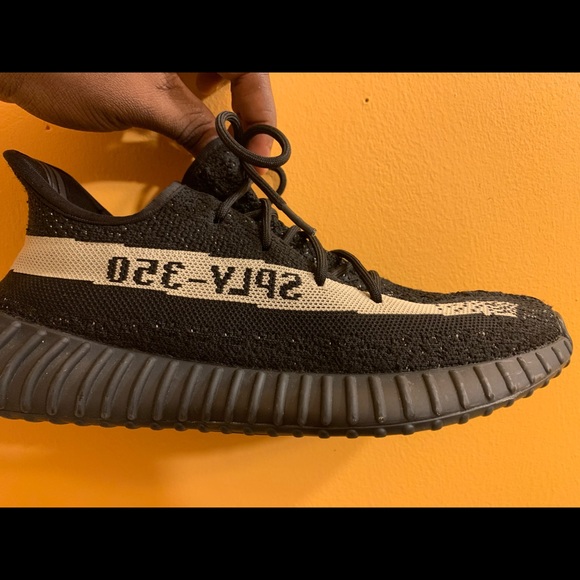 Yeezy 350v2 “Oreo” main image 4
